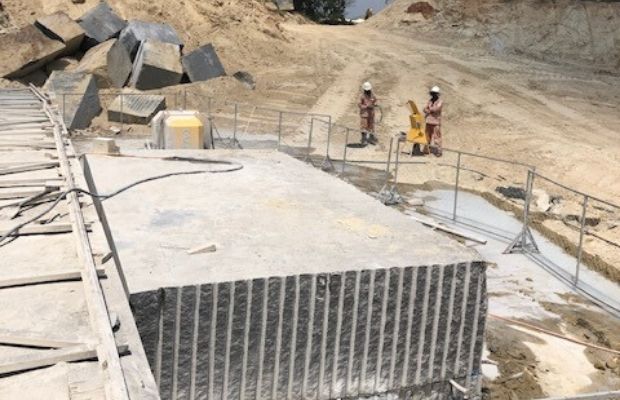 Mining operations at the Sonop granite quarry