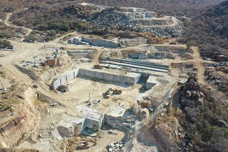 Sonop granite quarry — consistent medium-grain granite